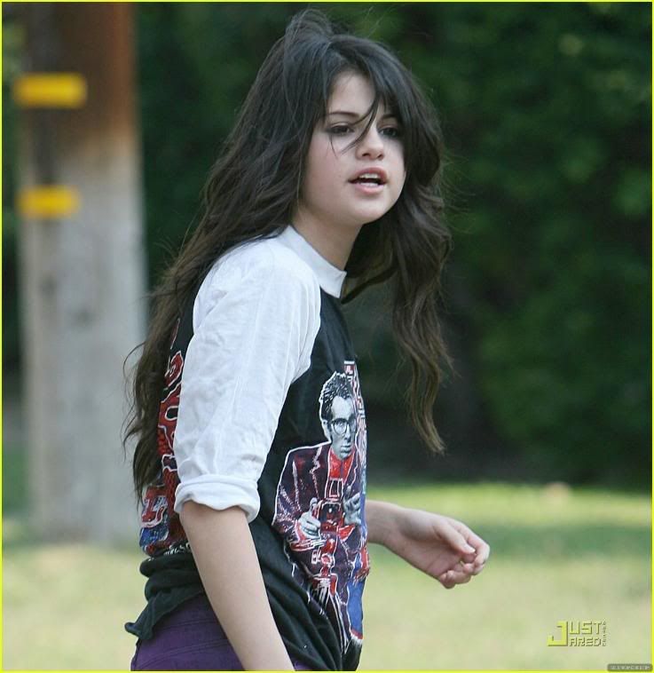 selena gomez casual style. Selena Gomez (June 2008