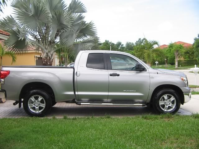 Toyota Tundra Sr5 4x2. 2008 4x2 Toyota Tundra Silver