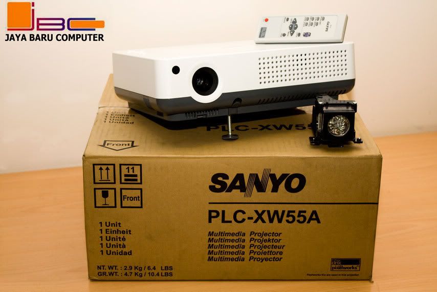 SANYO-plc-xw55a-jbc-web.jpg