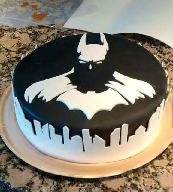 [Image: Bat-cake.jpg]