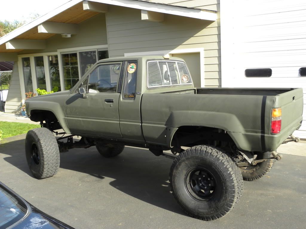 Toyota pickup boomerang shackles