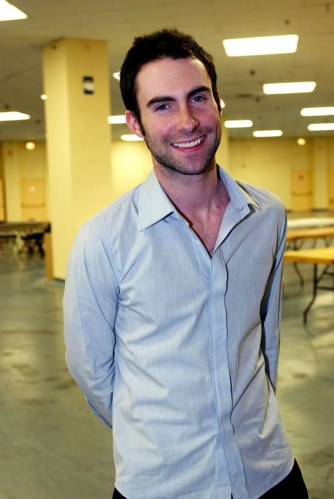 Maroon 5 : Official Adam Levine...