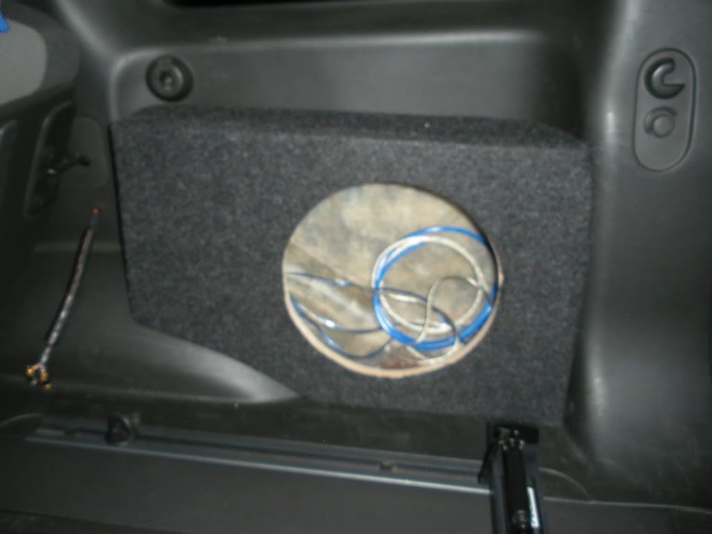 2005 Nissan xterra subwoofer box #1