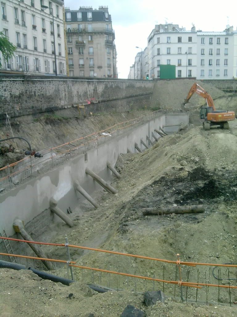 http://i293.photobucket.com/albums/mm61/batopoulet/P080910_1504_01.jpg