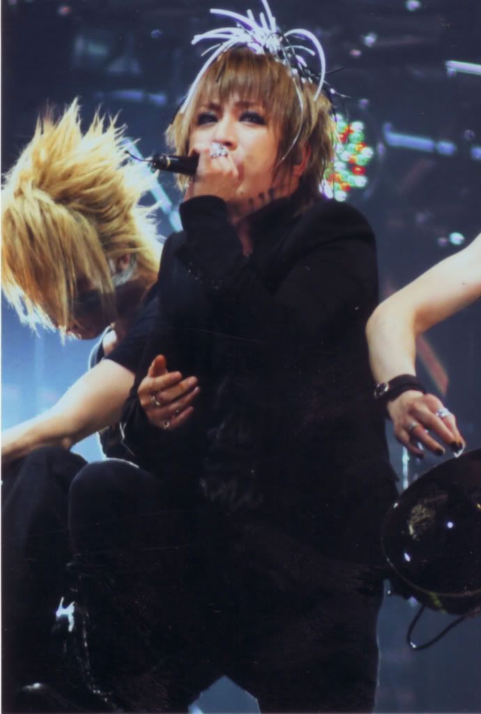 http://i293.photobucket.com/albums/mm67/Flitti/the%20GazettE/7-seven2.jpg http://i293.photobucket.com/albums/mm67/Flitti/the%20GazettE/7-seven2.jpg