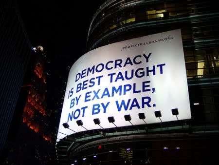 A democracia é melhor ensinada pelo exemplo: não fazendo a guerra