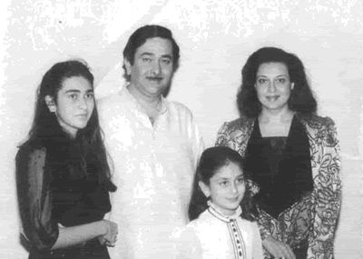2 6 - Family Pictures Of The Kapoor Sisters