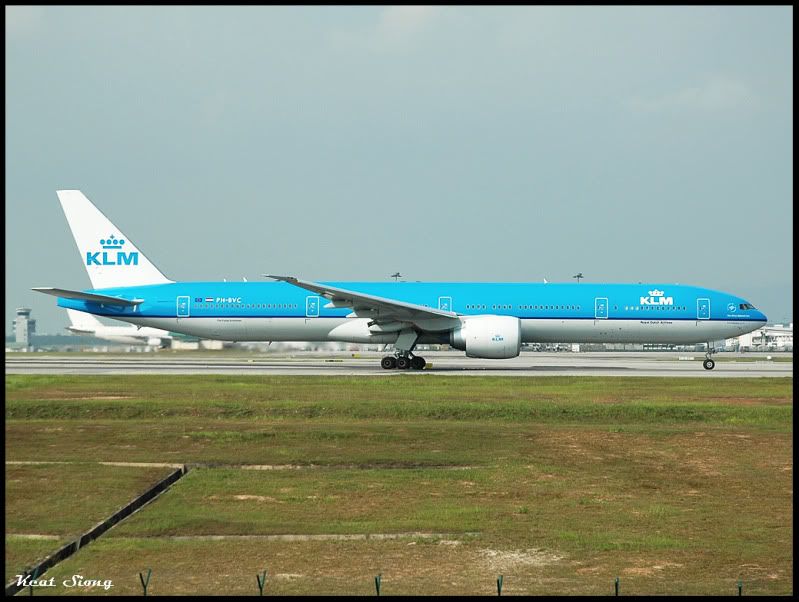 KLM77w.jpg