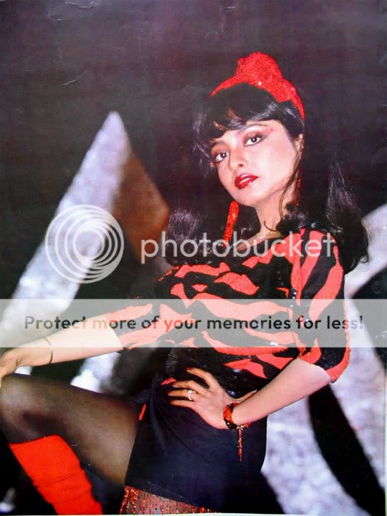 http://i293.photobucket.com/albums/mm48/Nache-Mayuri/Rekha/20b6ebaecd15.jpg